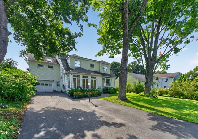 Photo 1 of Single family home for sale at 9 Nielsen Rd, Guilderland, NY 12085 | MLS# 202624898 | Listing updated on 2026-09-15