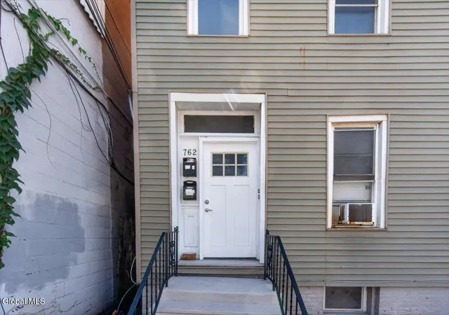 Photo 2 of Sale Pending at 762 Clinton Ave, Albany, NY 12206 | MLS# 202624678 | Listing updated on 2026-10-01