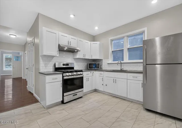 Photo 3 of Sale Pending at 762 Clinton Ave, Albany, NY 12206 | MLS# 202624678 | Listing updated on 2026-10-01