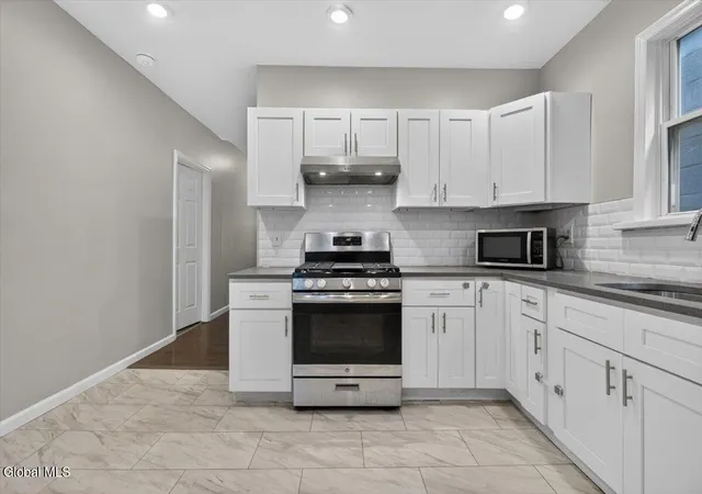 Photo 3 of Sale Pending at 762 Clinton Ave, Albany, NY 12206 | MLS# 202624678 | Listing updated on 2026-10-01