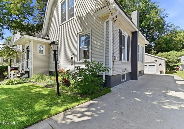 Photo 3 of Sale Pending at 109 Prindle Ave, Johnstown, NY 12095 | MLS# 202624701 | Listing updated on 2026-08-30