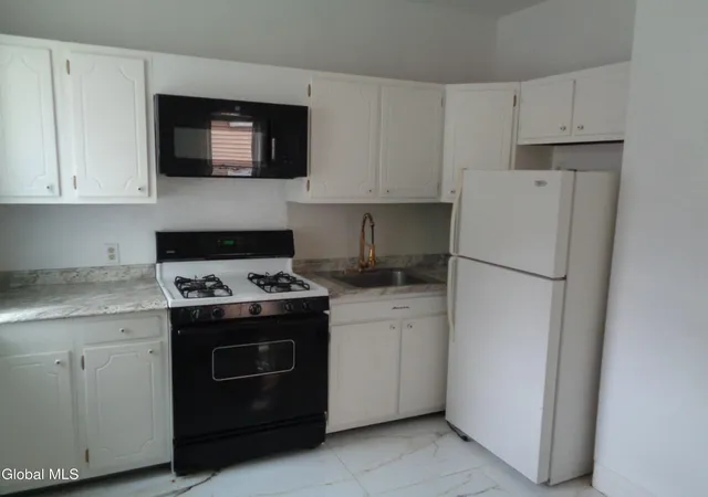 Photo 4 of Single family home for sale at 821 Holland Rd, Schenectady, NY 12303 | MLS# 202624693 | Listing updated on 2026-10-05