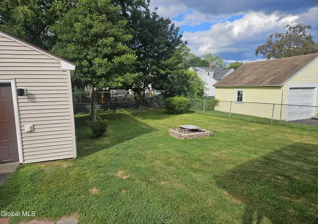 Photo 3 of Single family home for sale at 612 Sanders Ave, Glenville, NY 12302 | MLS# 202624700 | Listing updated on 2026-10-27