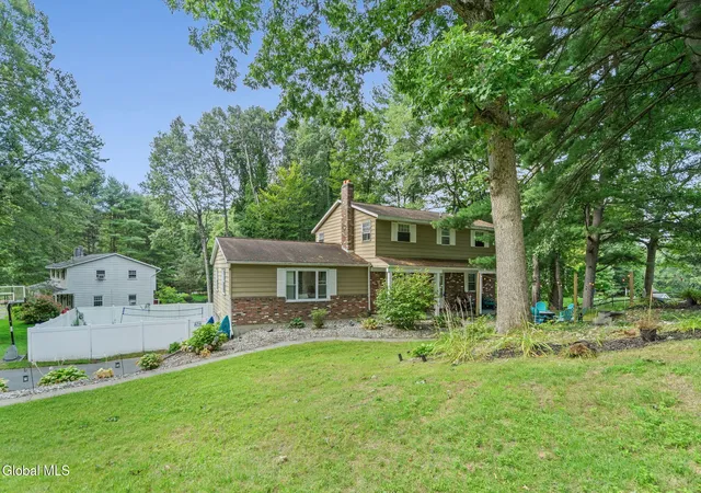Photo 1 of Single family home for sale at 3 Sunrise Ter, Clifton Park, NY 12065 | MLS# 202624991 | Listing updated on 2026-09-13