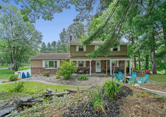 Photo 3 of Single family home for sale at 3 Sunrise Ter, Clifton Park, NY 12065 | MLS# 202624991 | Listing updated on 2026-09-13