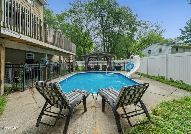 Photo 3 of Single family home for sale at 3 Sunrise Ter, Clifton Park, NY 12065 | MLS# 202624991 | Listing updated on 2026-09-13