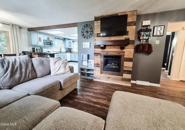 Photo 4 of Single family home for sale at 968 County Hwy 126, Perth, NY 12010 | MLS# 202624741 | Listing updated on 2026-09-15