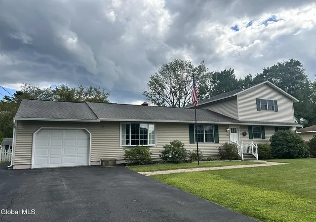 Photo 2 of Sale Pending at 55 Vly Rd, Colonie, NY 12205 | MLS# 202624727 | Listing updated on 2026-09-01