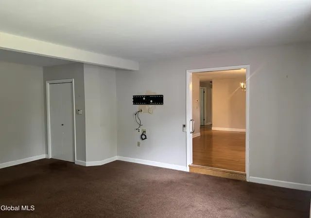 Photo 4 of Sale Pending at 55 Vly Rd, Colonie, NY 12205 | MLS# 202624727 | Listing updated on 2026-09-01