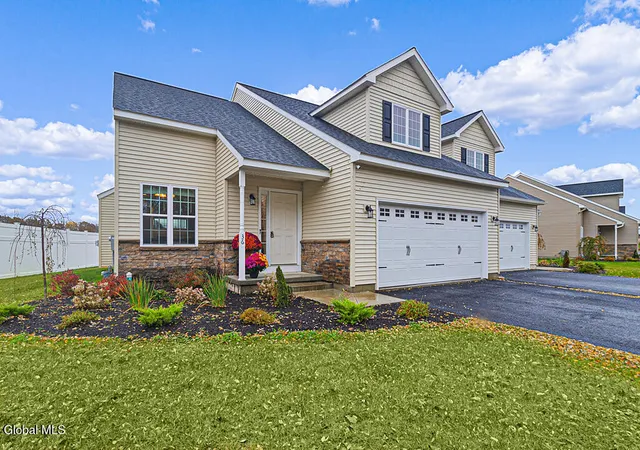 Photo 1 of Townhouse for sale at 33 Paar Wy, Halfmoon, NY 12118 | MLS# 202624718 | Listing updated on 2026-08-26