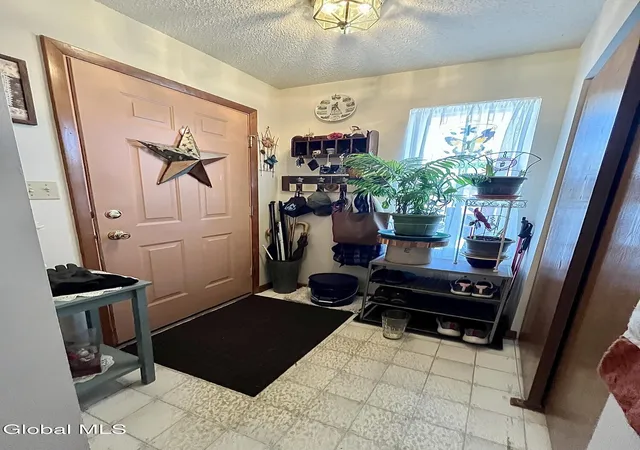 Photo 3 of Sale Pending at 1812 Cambridge Manor Dr, Scotia, NY 12302 | MLS# 202624915 | Listing updated on 2026-09-16