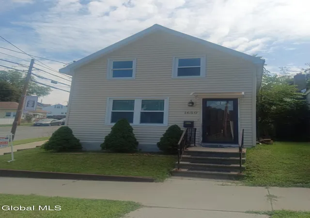 Photo 1 of Single family home for sale at 1650 2nd St, Rensselaer, NY 12144 | MLS# 202624753 | Listing updated on 2026-08-31