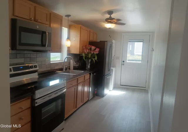 Photo 3 of Sale Pending at 1650 2Nd St, Rensselaer, NY 12144 | MLS# 202624753 | Listing updated on 2026-09-26