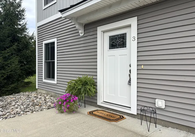Photo 2 of Condo for sale at 166 Jefferson St #APT 3, Saratoga Springs, NY 12866 | MLS# 202624774 | Listing updated on 2026-09-08
