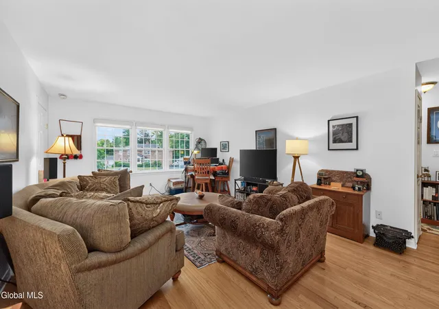 Photo 4 of Sale Pending at 11 Kensington Ct #APT 3, Bethlehem, NY 12054 | MLS# 202624801 | Listing updated on 2026-09-11