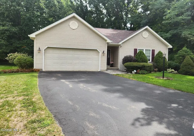 Photo 3 of Single family home for sale at 7 Cassidy Dr, Saratoga Springs, NY 12866 | MLS# 202625140 | Listing updated on 2026-09-15
