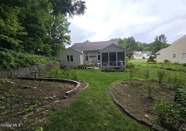 Photo 4 of Single family home for sale at 7 Cassidy Dr, Saratoga Springs, NY 12866 | MLS# 202625140 | Listing updated on 2026-09-15