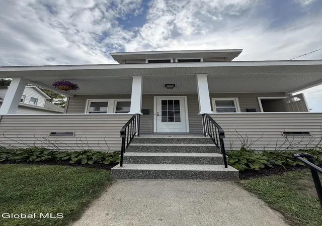 Photo 2 of Sale Pending at 4 Orford St, Colonie, NY 12205 | MLS# 202624850 | Listing updated on 2026-09-02