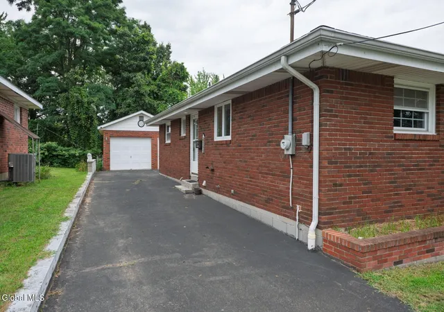 Photo 3 of Sale Pending at 565 Braintree St, Colonie, NY 12205 | MLS# 202624835 | Listing updated on 2026-08-29