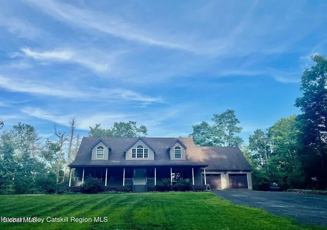 Photo 1 of Single family home for sale at 300 Hinrichsen Heights Rd, Coxsackie, NY 12051 | MLS# 202624861 | Listing updated on 2026-09-02