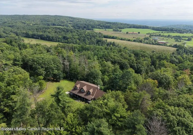 Photo 5 of Single family home for sale at 300 Hinrichsen Heights Rd, Coxsackie, NY 12051 | MLS# 202624861 | Listing updated on 2026-09-02