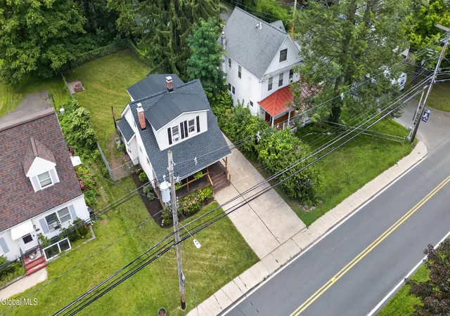 Photo 4 of Sale Pending at 319 Kenwood Ave, Bethlehem, NY 12054 | MLS# 202624834 | Listing updated on 2026-09-01