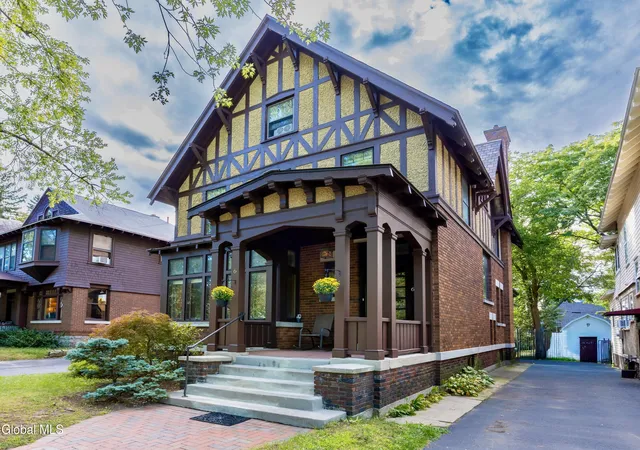 Photo 2 of Sale Pending at 6 Morris Ave, Schenectady, NY 12308 | MLS# 202624874 | Listing updated on 2026-09-03