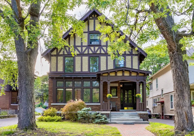Photo 3 of Sale Pending at 6 Morris Ave, Schenectady, NY 12308 | MLS# 202624874 | Listing updated on 2026-09-03