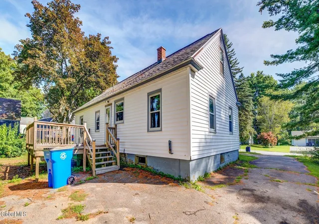 Photo 5 of Single family home for sale at 4254 New York 30, Perth, NY 12010 | MLS# 202624926 | Listing updated on 2026-08-29