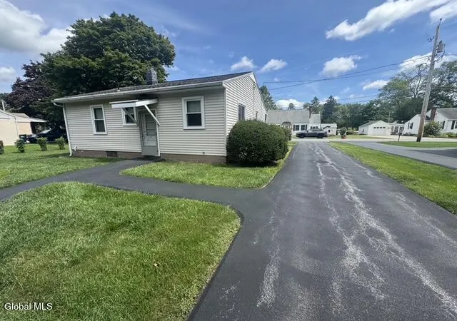 Photo 3 of Sale Pending at 25 Pawling Ave, Halfmoon, NY 12118 | MLS# 202624927 | Listing updated on 2026-08-31