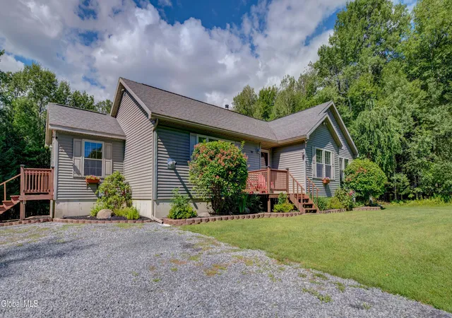 Photo 2 of Single family home for sale at 639 County Hwy 110, Broadalbin, NY 12025 | MLS# 202625086 | Listing updated on 2026-08-31