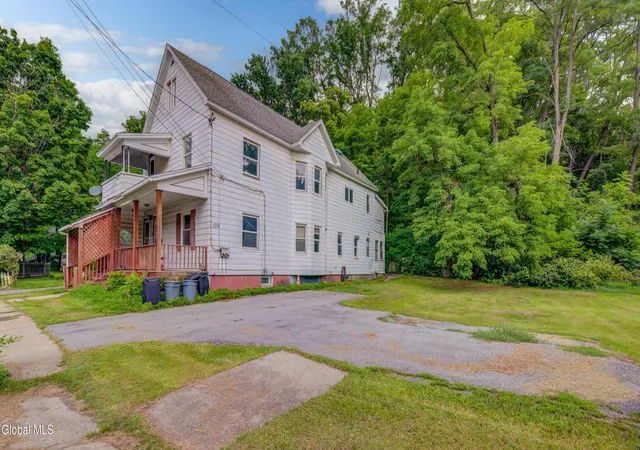 Photo 3 of Sale Pending at 176 Florida Ave, Amsterdam, NY 12010 | MLS# 202625024 | Listing updated on 2026-09-01