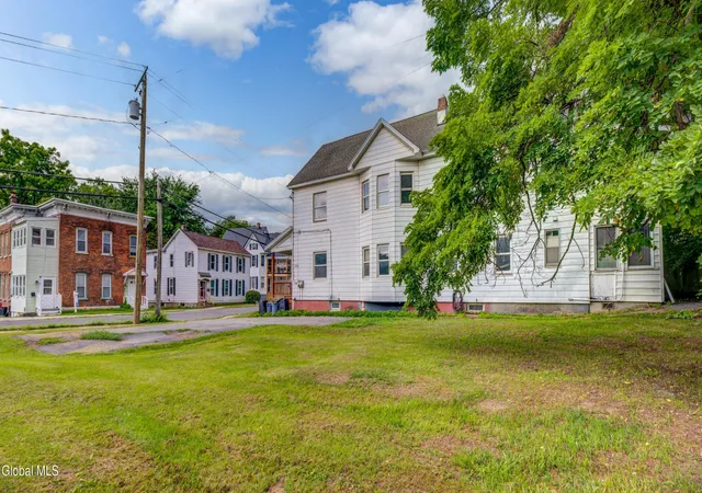 Photo 4 of Sale Pending at 176 Florida Ave, Amsterdam, NY 12010 | MLS# 202625024 | Listing updated on 2026-09-01
