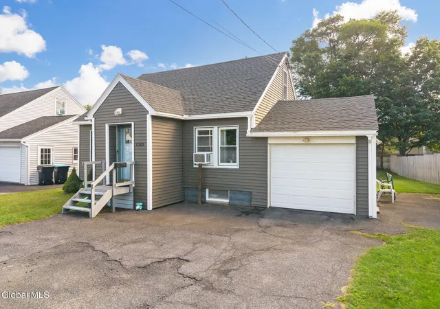 Photo 3 of Sale Pending at 1313 Palma Ave, Rotterdam, NY 12306 | MLS# 202624931 | Listing updated on 2026-09-08
