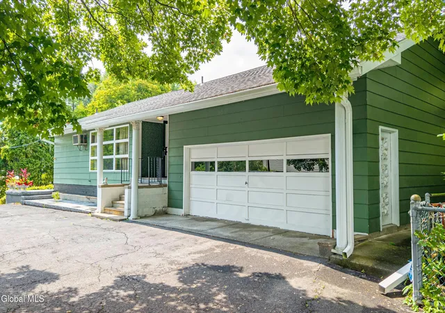 Photo 1 of Single family home for sale at 225 Ottawa St, Lake George, NY 12845 | MLS# 202625012 | Listing updated on 2026-09-17