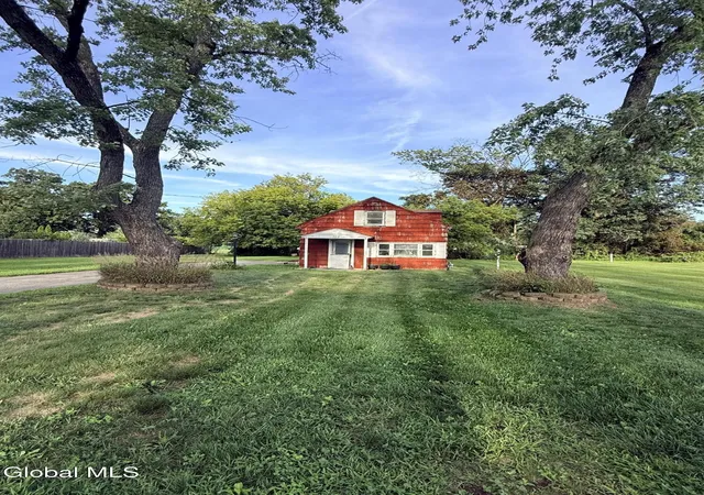Photo 2 of Single family home for sale at 122 North St, Kingsbury, NY 12839 | MLS# 202624993 | Listing updated on 2026-08-29