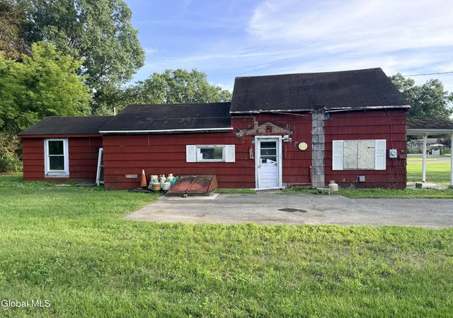 Photo 3 of Single family home for sale at 122 North St, Kingsbury, NY 12839 | MLS# 202624993 | Listing updated on 2026-08-29