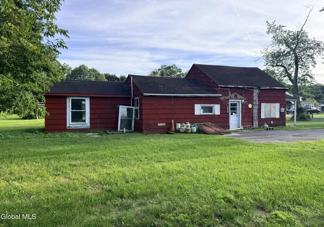 Photo 4 of Single family home for sale at 122 North St, Kingsbury, NY 12839 | MLS# 202624993 | Listing updated on 2026-08-29