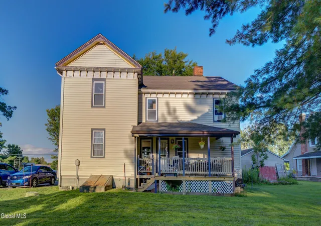 Photo 4 of House for sale at 38 Northern Pines Rd, Wilton, NY 12831 | MLS# 202625009 | Listing updated on 2026-09-15