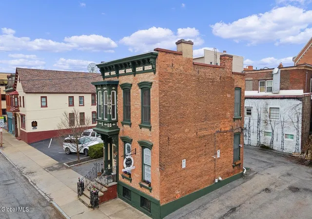 Photo 2 of Single family home for sale at 153 Barrett St, Schenectady, NY 12305 | MLS# 202624939 | Listing updated on 2026-08-28
