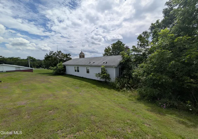 Photo 4 of Single family home for sale at 133 Church St, Esperance, NY 12066 | MLS# 202624988 | Listing updated on 2026-08-30