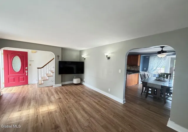 Photo 3 of Sale Pending at 40 Glynn St, Albany, NY 12203 | MLS# 202625058 | Listing updated on 2026-09-02