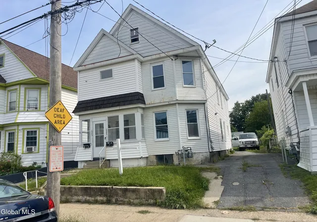 Photo 2 of Sale Pending at 1083 Congress St, Schenectady, NY 12303 | MLS# 202625126 | Listing updated on 2026-09-03