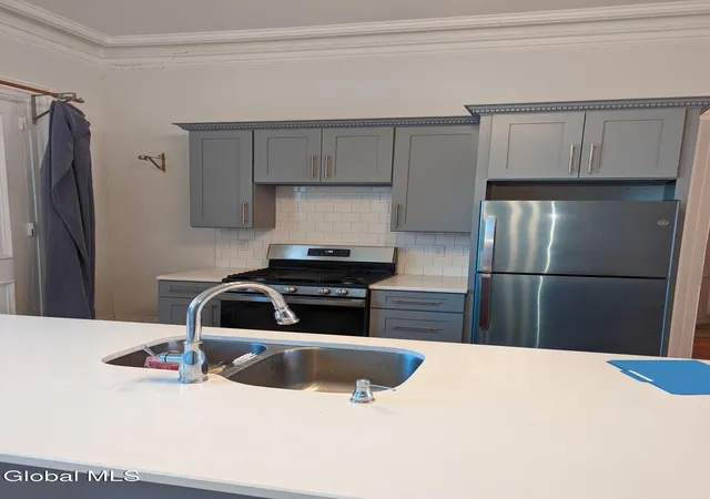 Photo 4 of Single family home for sale at 331 1St St, Troy, NY 12180 | MLS# 202624961 | Listing updated on 2026-09-08