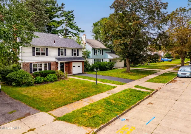 Photo 2 of Single family home for sale at 47 Pointview Dr, Troy, NY 12180 | MLS# 202624968 | Listing updated on 2026-09-17
