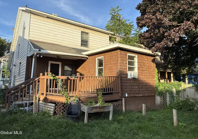 Photo 3 of Sale Pending at 268 Morris St, Albany, NY 12208 | MLS# 202624977 | Listing updated on 2026-09-11
