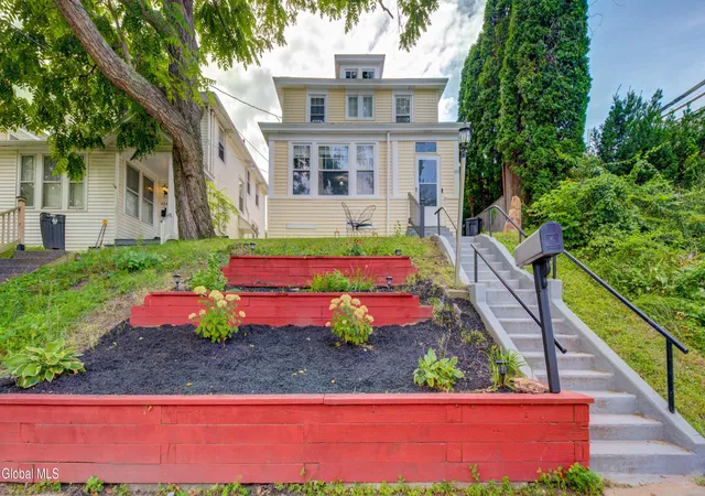 Photo 1 of Single family home for sale at 892 Warren St, Albany, NY 12208 | MLS# 202625046 | Listing updated on 2026-09-15
