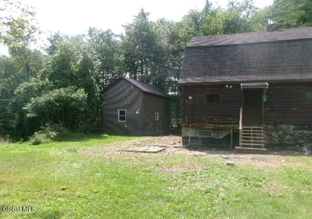 Photo 2 of Single family home for sale at 271 Hickey Rd, Hampton, NY 12837 | MLS# 202625002 | Listing updated on 2026-08-29