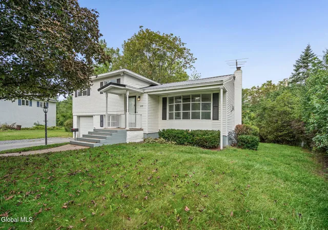 Photo 1 of Sale Pending at 2199 Webster Dr, Niskayuna, NY 12309 | MLS# 202625042 | Listing updated on 2026-09-01