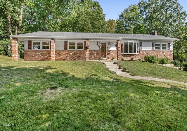 Photo 1 of Sale Pending at 26 Appletree Ln, Clifton Park, NY 12065 | MLS# 202625075 | Listing updated on 2026-09-02